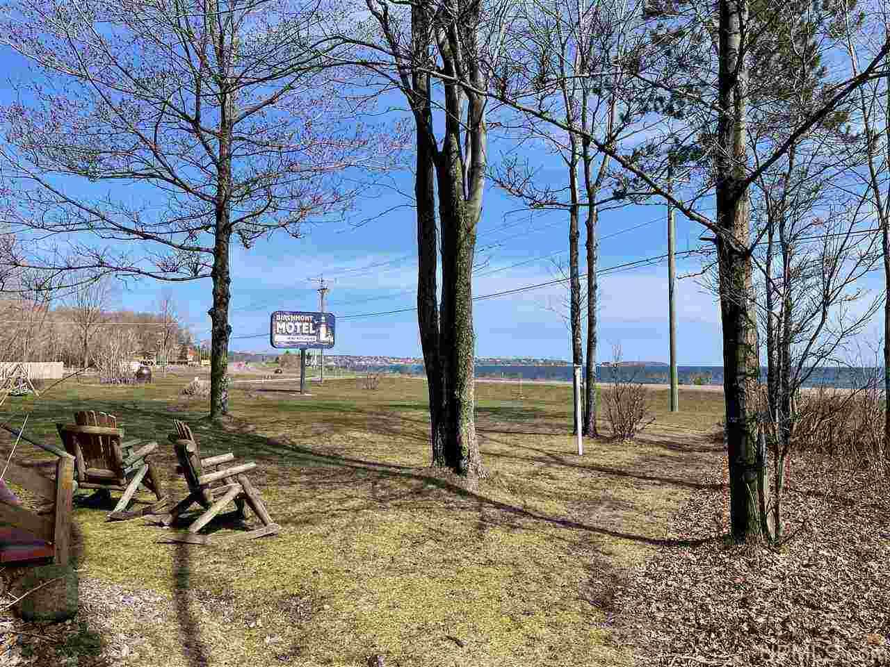 2090 Us41 - Photo 1