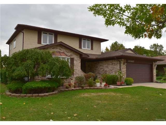19307 Cascade Dr - Photo 1