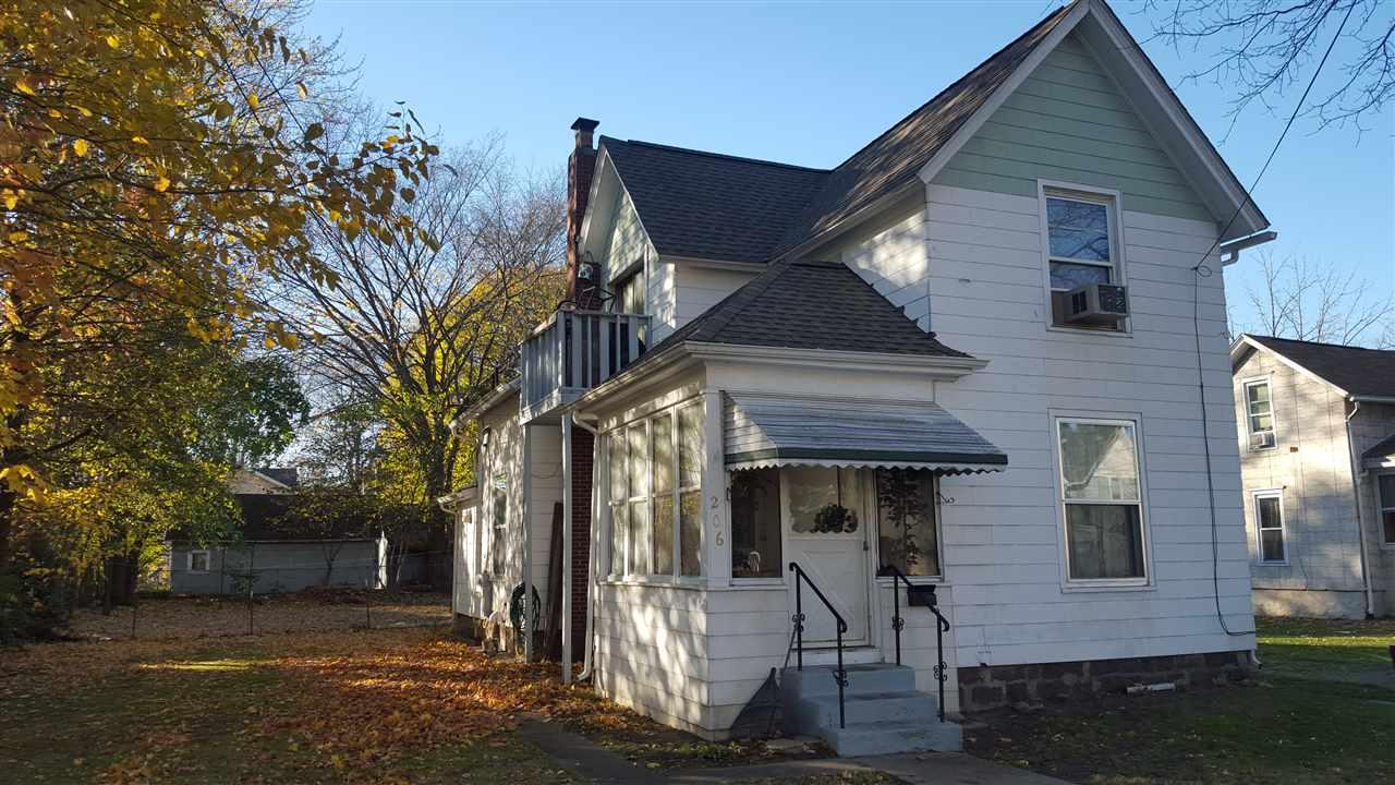 206 Pleasant St - Photo 1