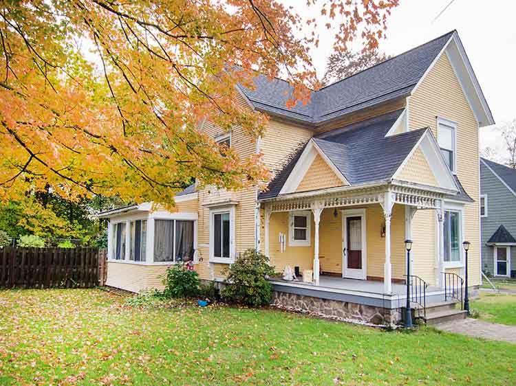 129 Maple - Photo 1