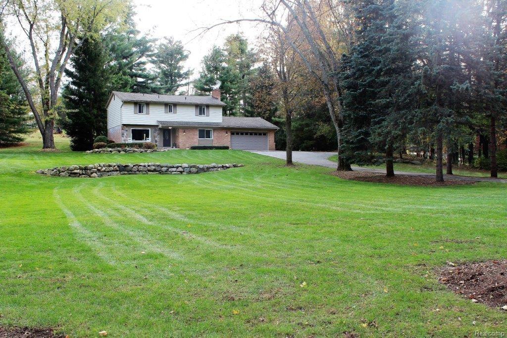 5700 Lockwood Dr - Photo 1