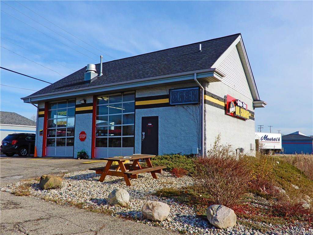 10300 Highland Rd - Photo 1