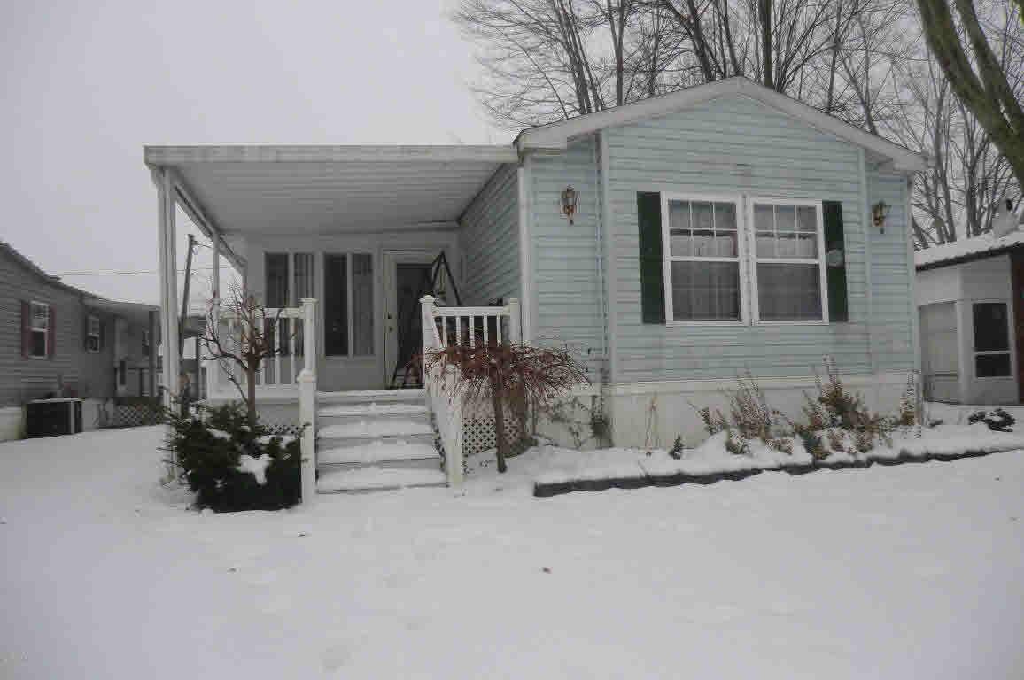 580 Maple Ln - Photo 1