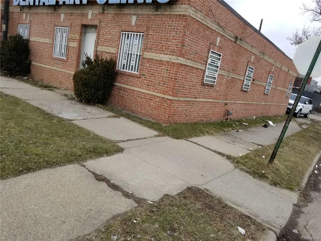 16000 Warren Ave - Photo 1