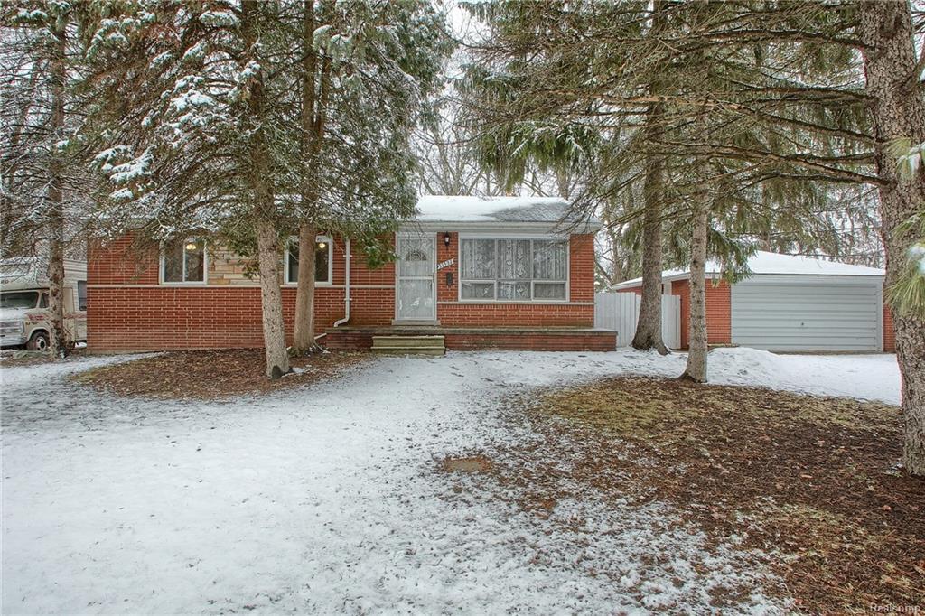 31531 York St - Photo 1
