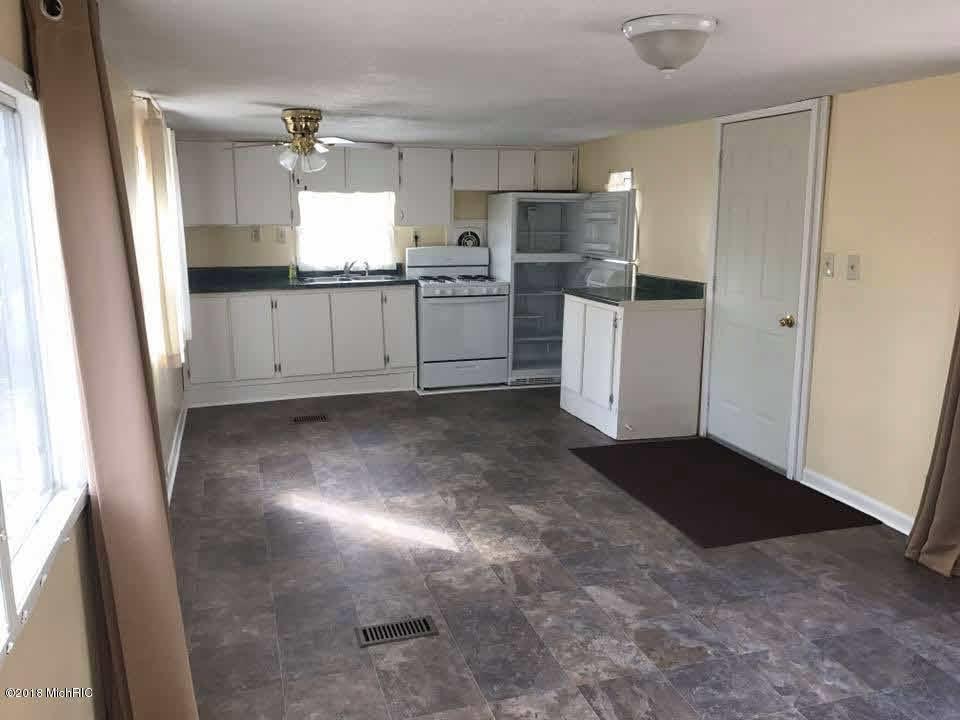 3305 Pleasant Dr - Photo 1