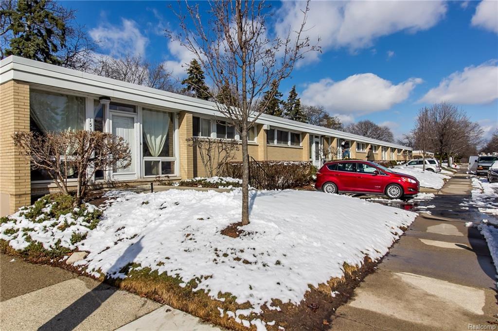 1535 Chateaufort Plc - Photo 1