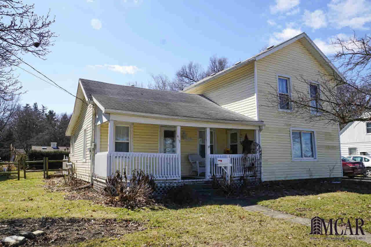 613 W Adrian St - Photo 1