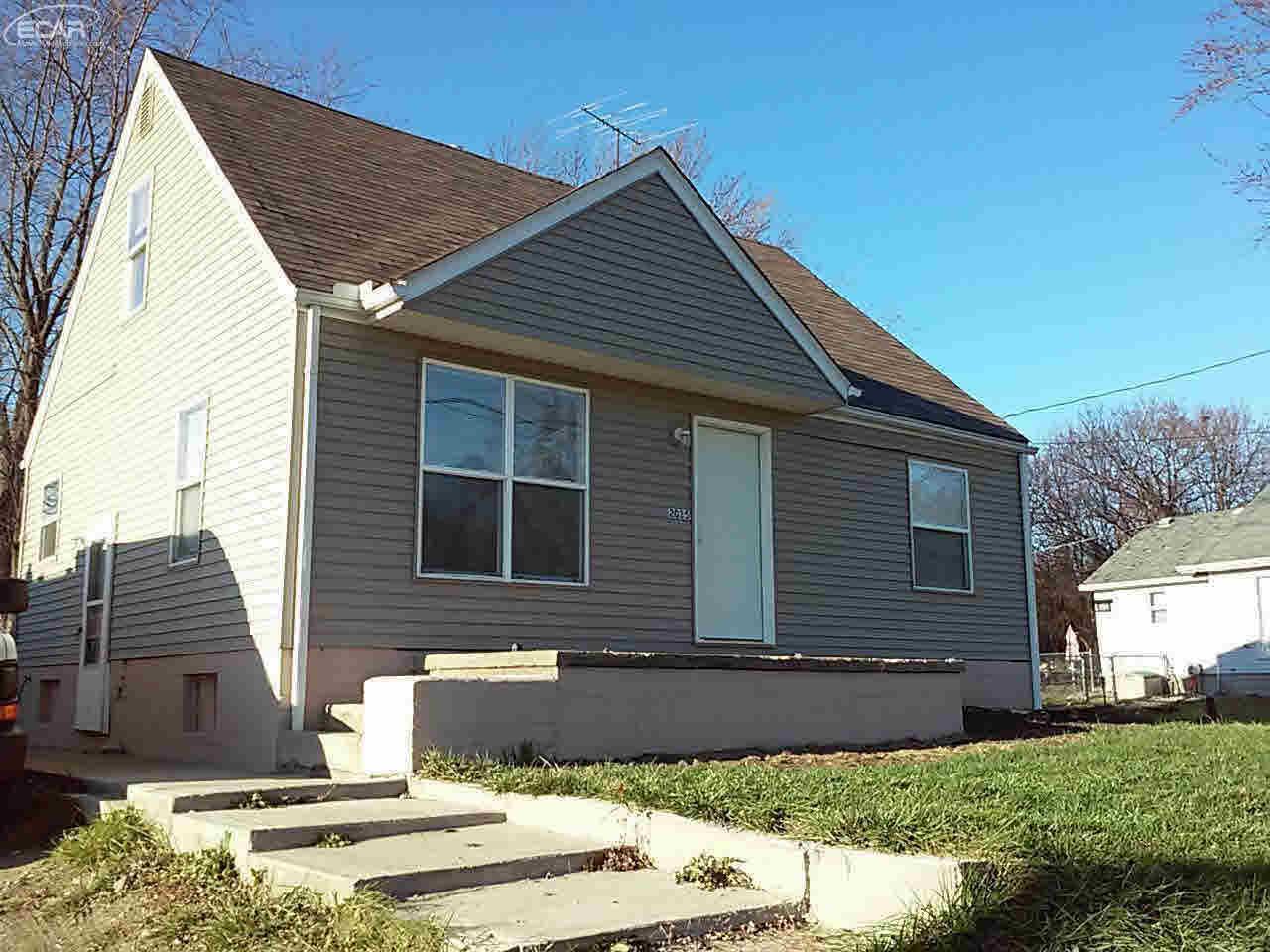 2035 Lavelle - Photo 1