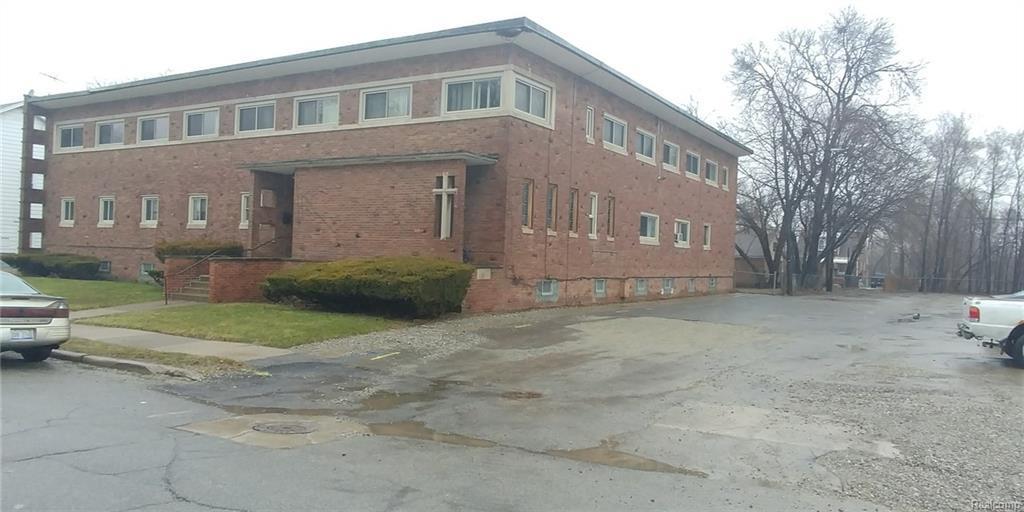 1380 Council Ave - Photo 1
