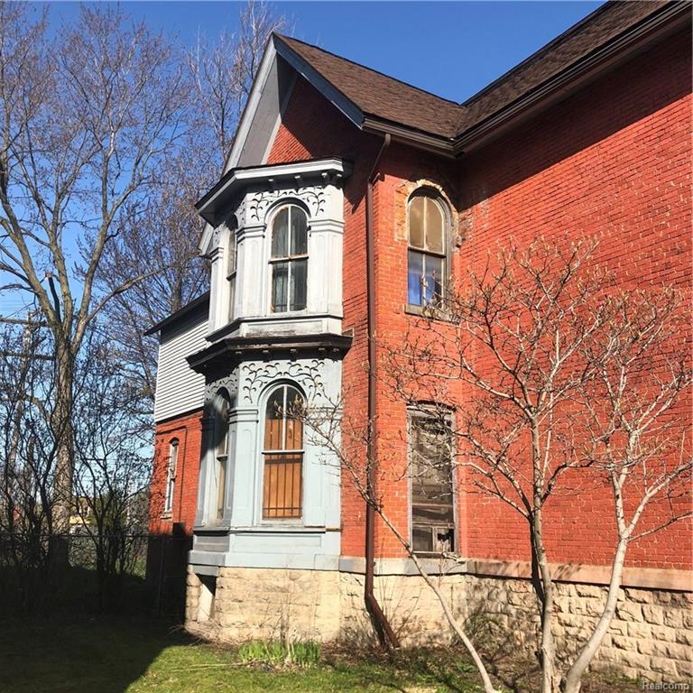 3125 Trumbull St - Photo 1