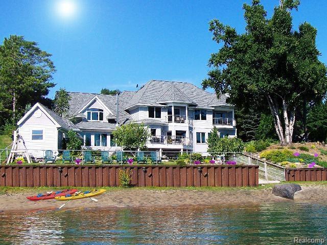 3864 Lakeshore Rd - Photo 1