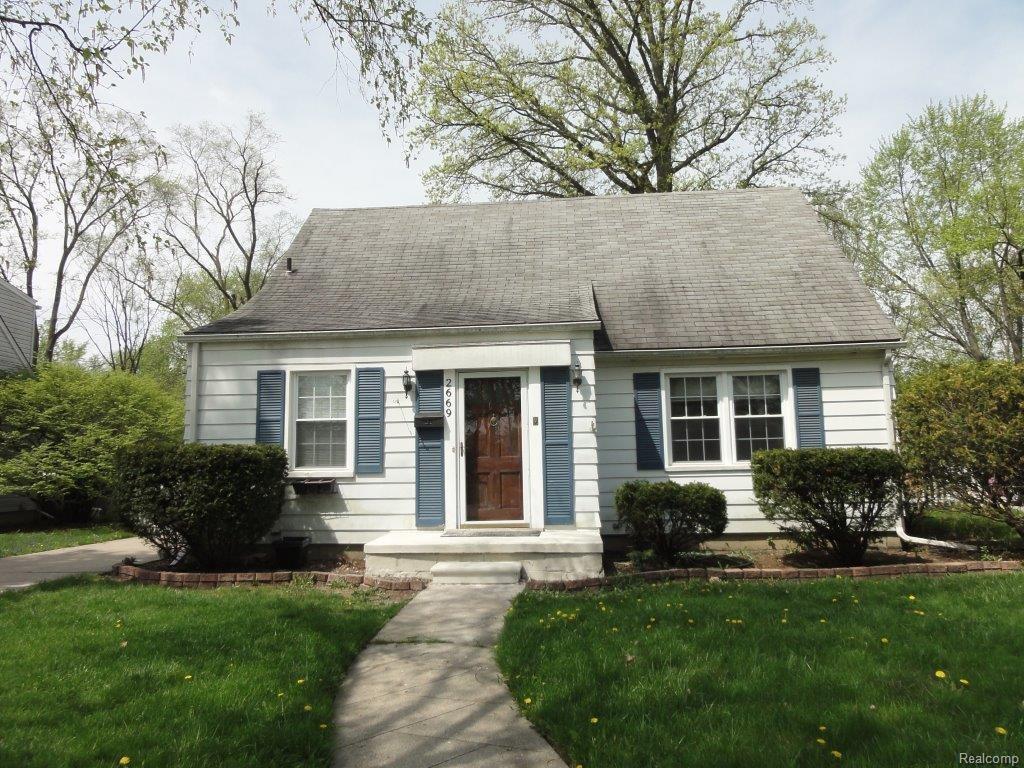 2669 Cummings Ave - Photo 1