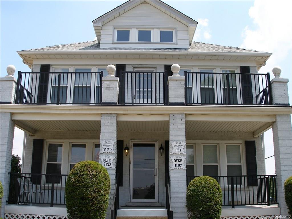 1103 Washington St - Photo 1
