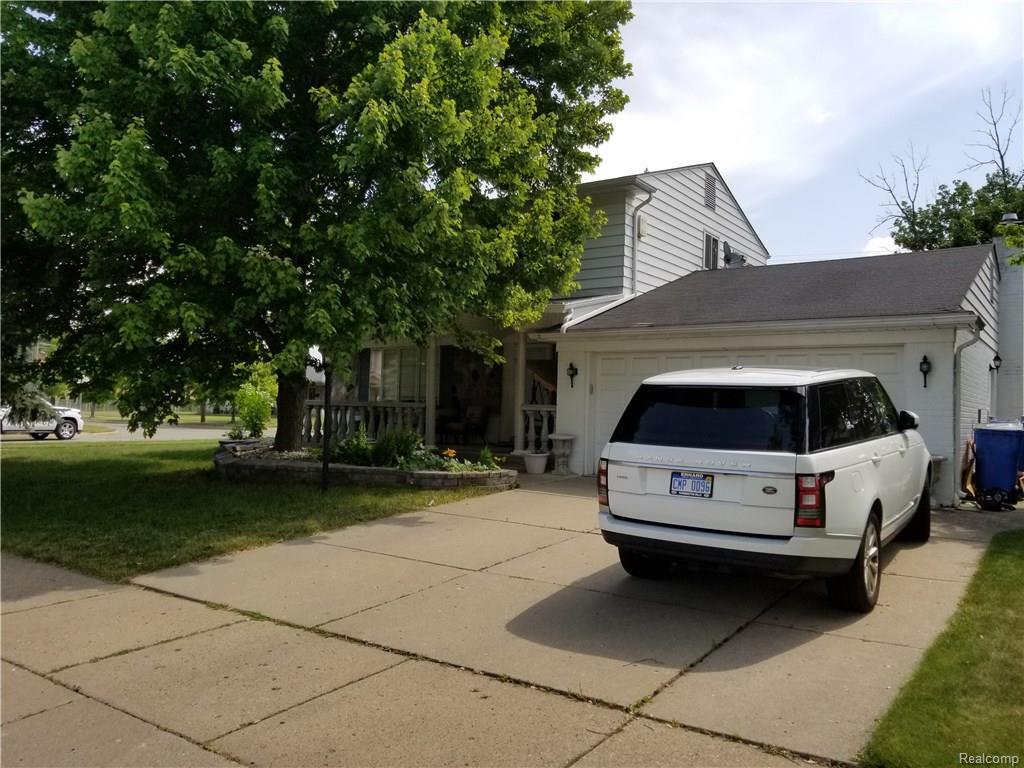 1446 Amboy St - Photo 1