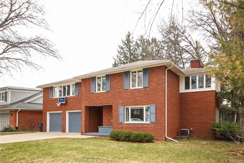 2008 Morton Ave - Photo 1
