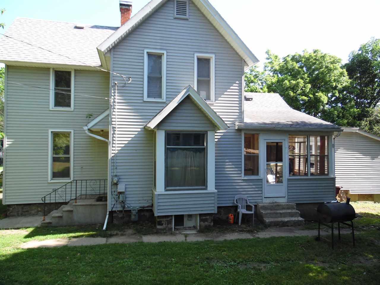 814 Clinton - Photo 1