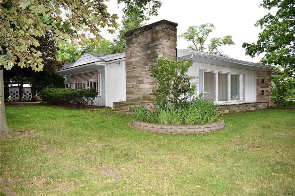 35960 Nine Mile Rd - Photo 1
