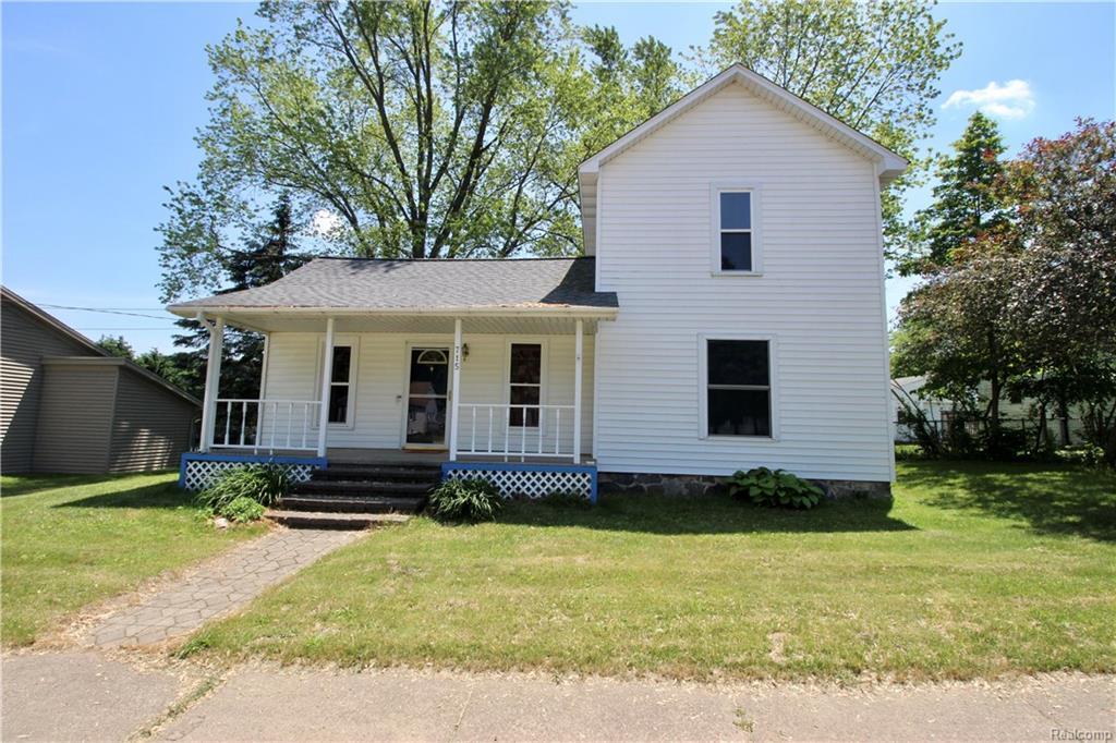 715 Main St - Photo 1