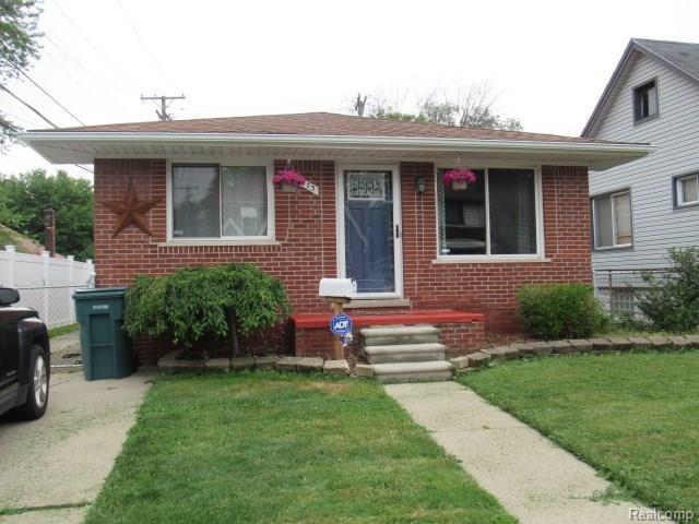1373 University Ave - Photo 1