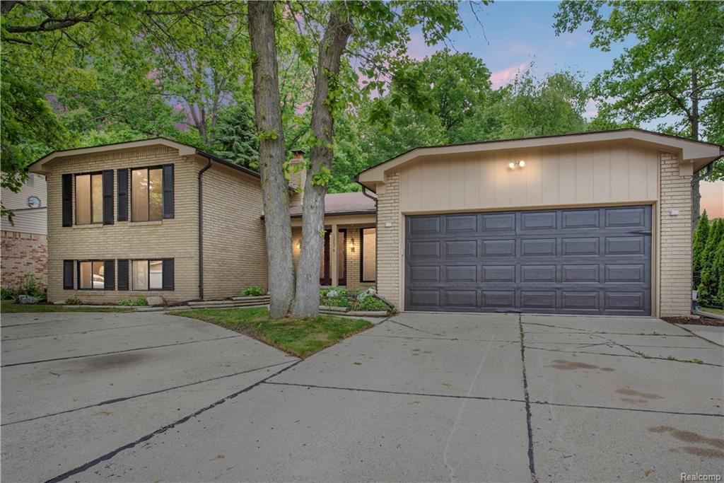 1267 Stonetree Dr - Photo 1