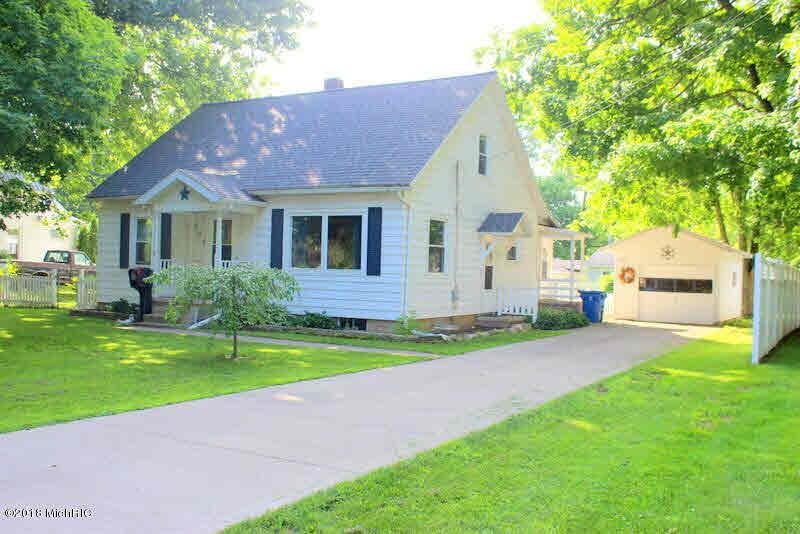 208 Fayette St - Photo 1