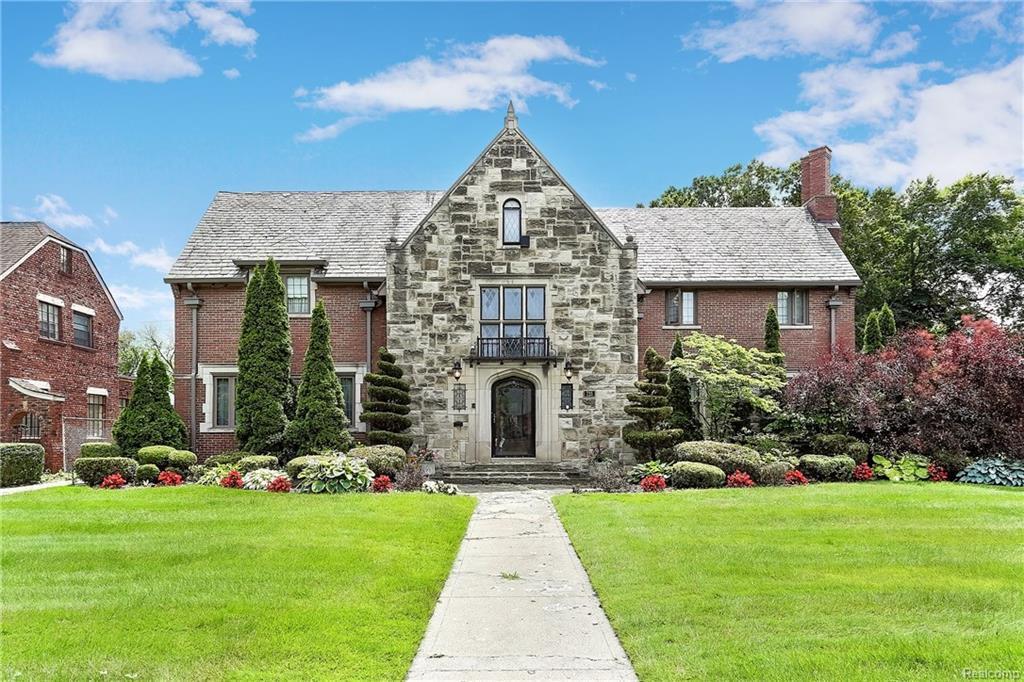 725 Boston Blvd - Photo 1