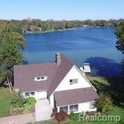 6390 Commerce Road - Photo 1