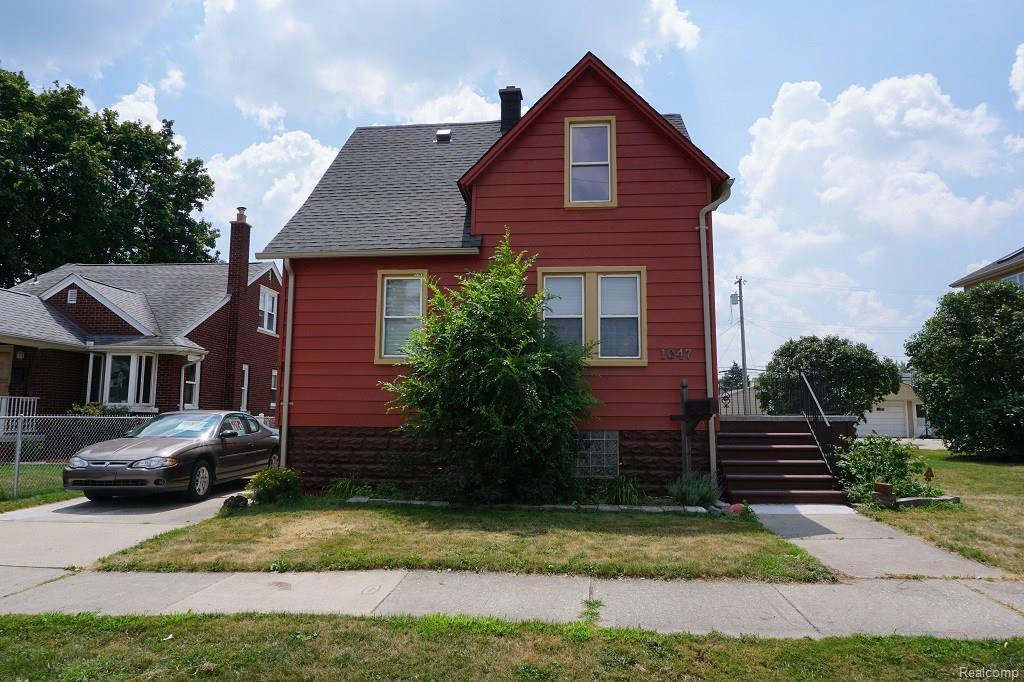 1047 Cedar St - Photo 1