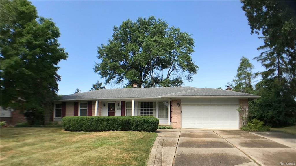 31173 Pickwick Ln - Photo 1