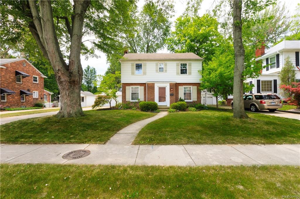 1799 Hollywood Ave - Photo 1