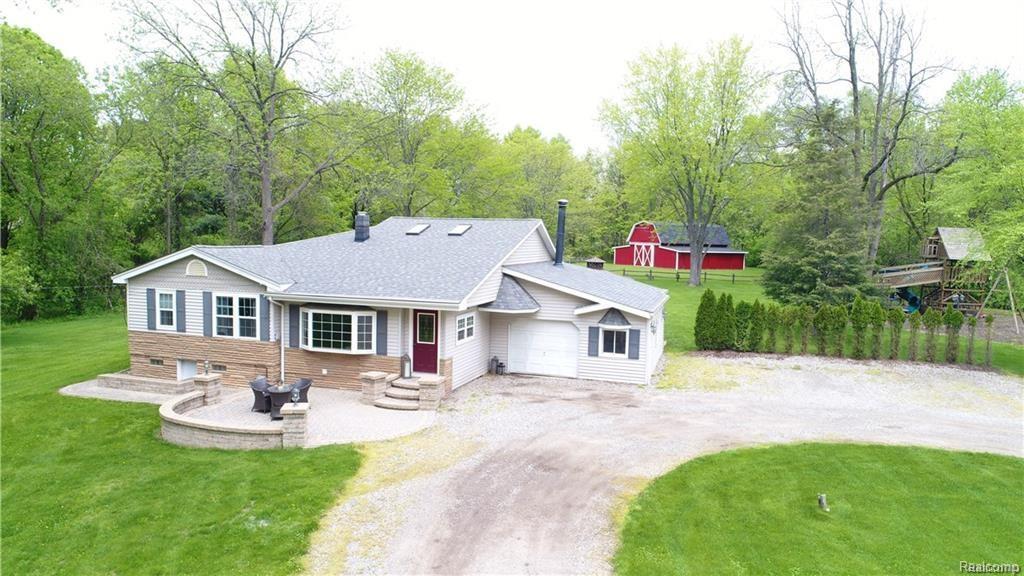 1250 Lake Angelus Rd - Photo 1