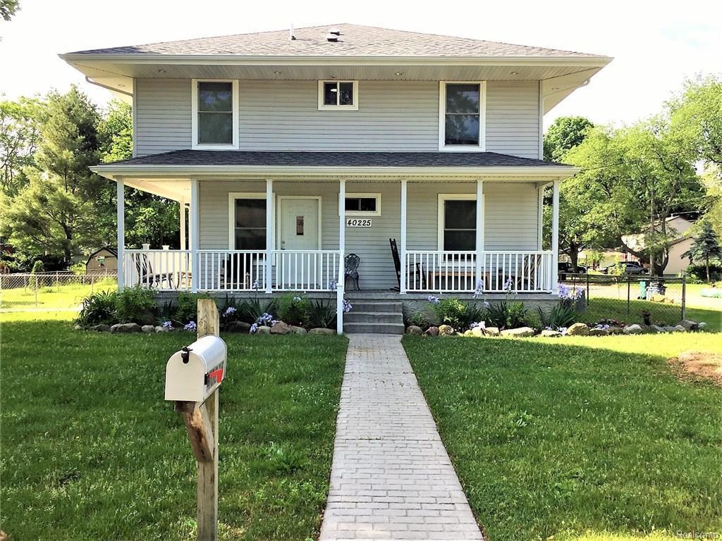 40225 Gilbert St - Photo 1