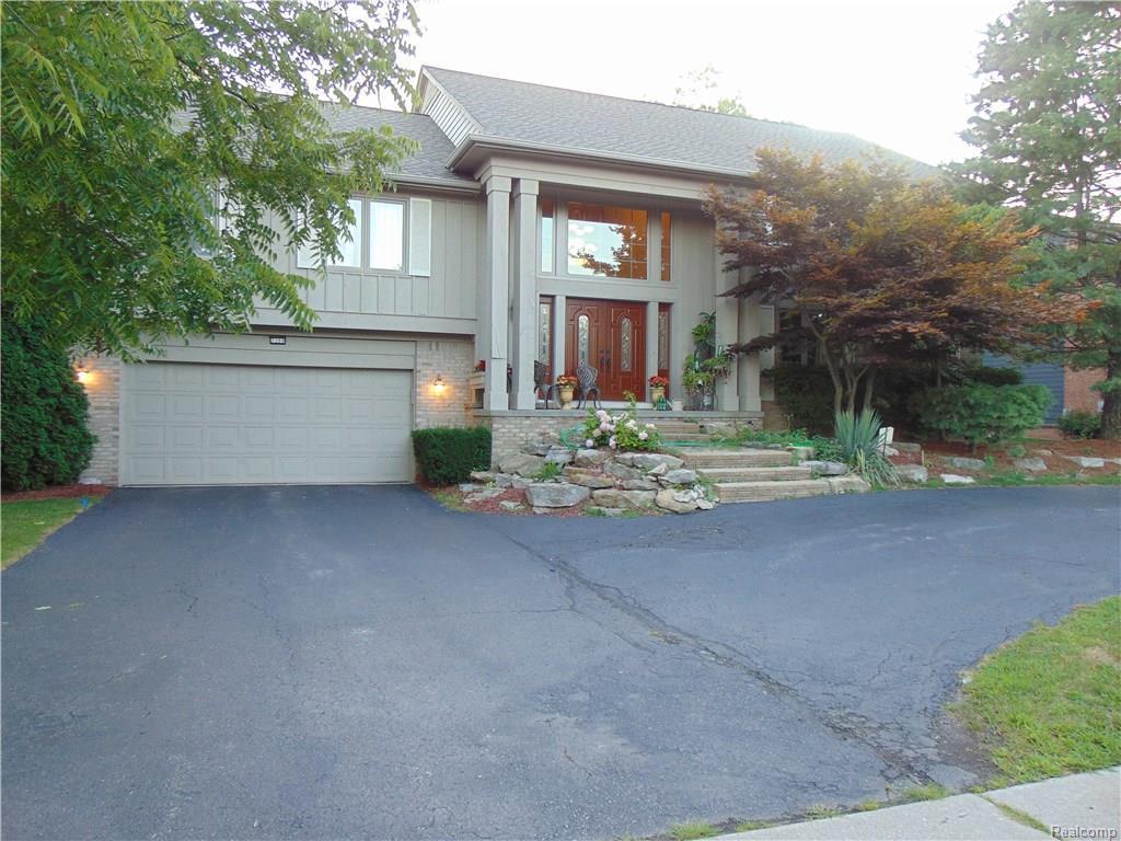 7359 Village Square Dr - Photo 1