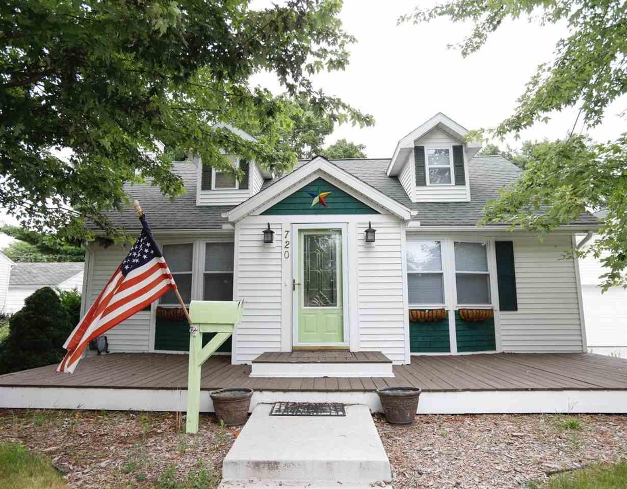 720 York St - Photo 1