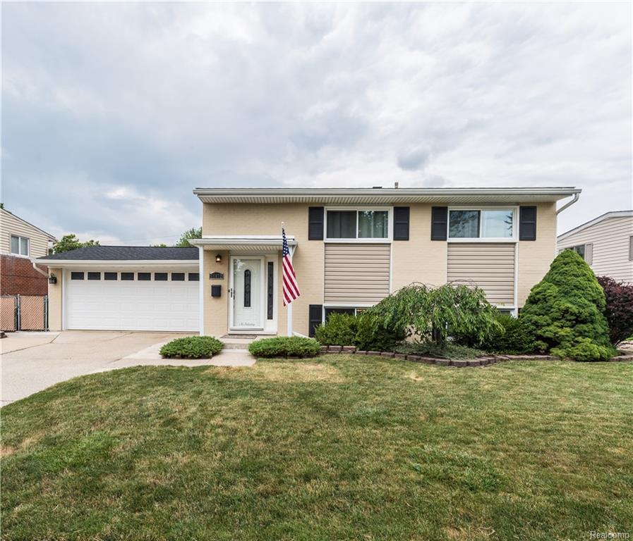 31872 Lafler Dr - Photo 1