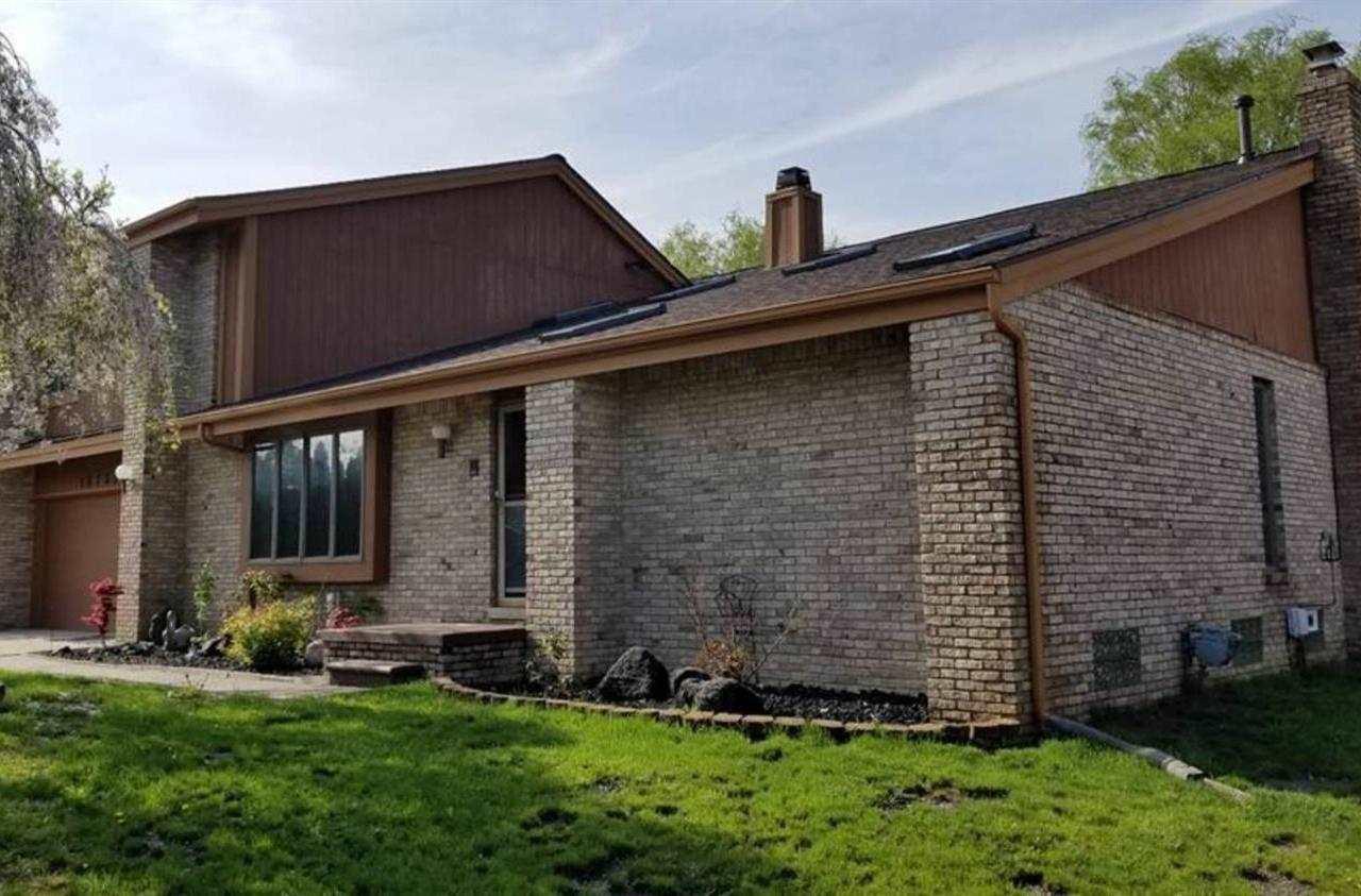 18732 Country Club Cir - Photo 1
