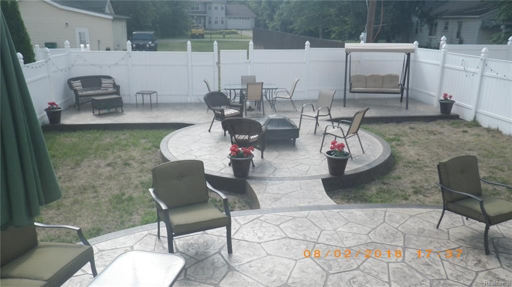 6040 Biddle St - Photo 1