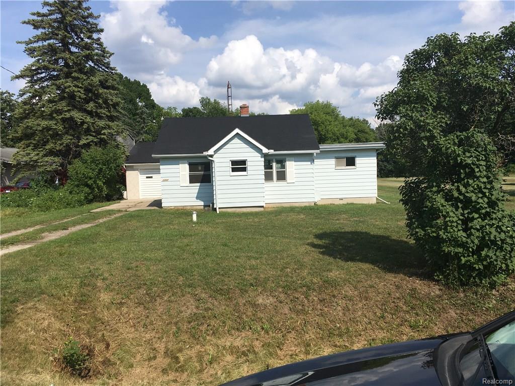 2207 Noble Ave - Photo 1
