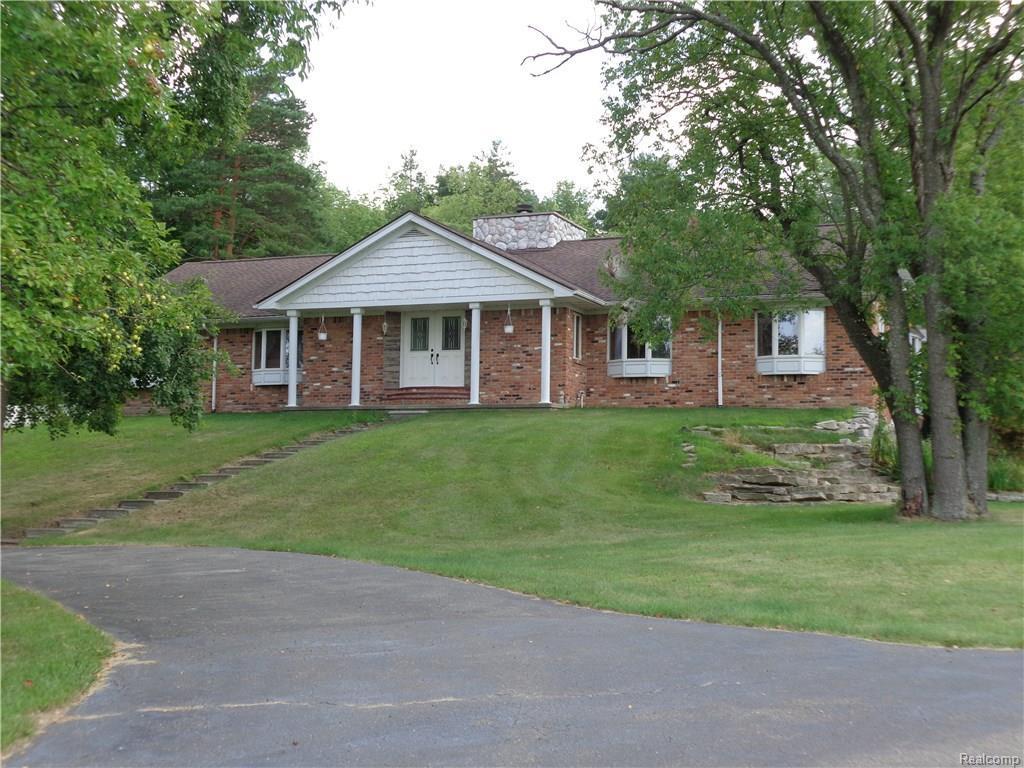 1284 Oakwood Rd - Photo 1