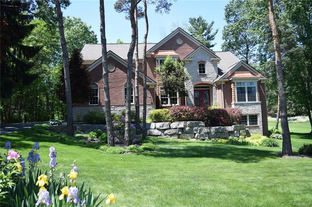 9646 Fairway - Photo 1
