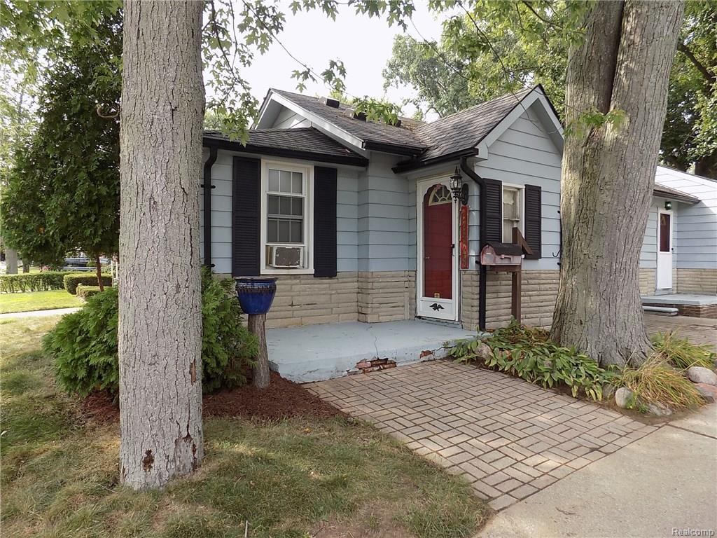 22529 Violet St - Photo 1