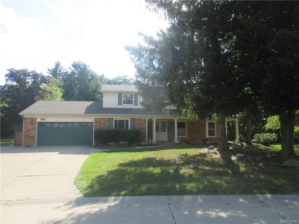 2489 Beacon Hill Dr - Photo 1