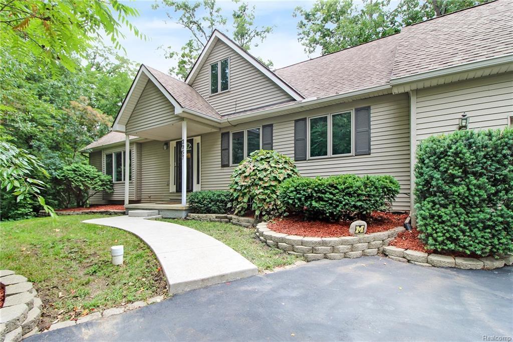 2957 Acorn Ln - Photo 1