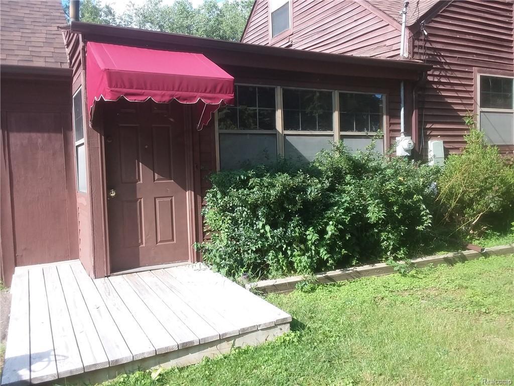 17436 Louise St - Photo 1