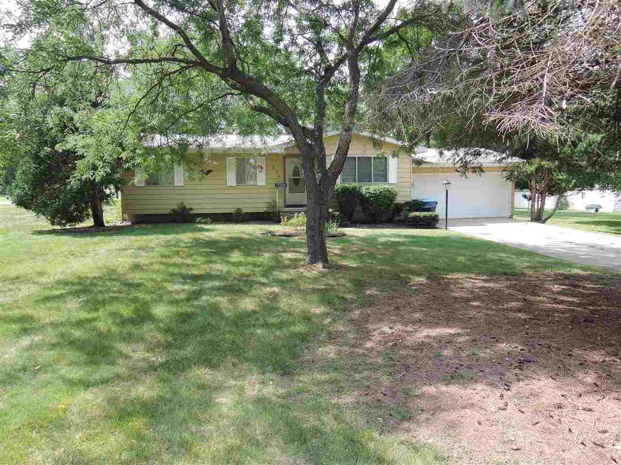 636 West - Photo 1