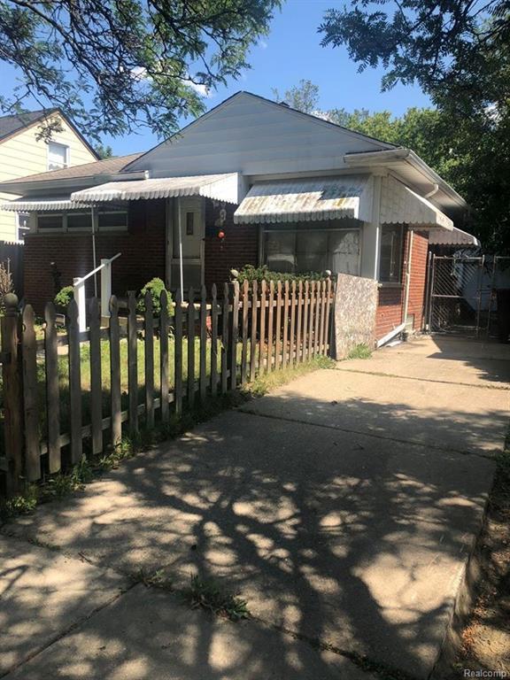 6808 Warwick St - Photo 1