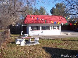 4752 Sashabaw Rd - Photo 1