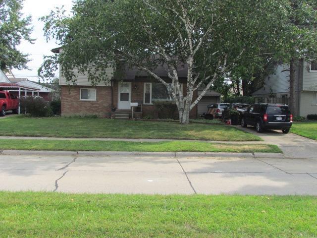 32651 Maplewood St - Photo 1
