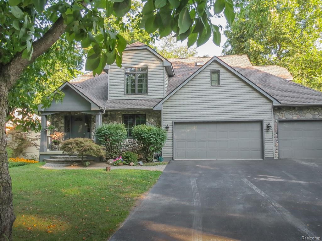 10736 Monticello Dr N - Photo 1